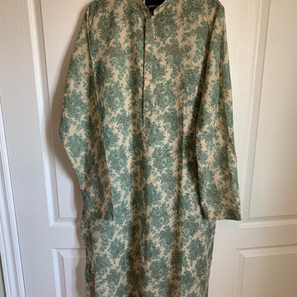 Men’s Sabyasachi Kurta set with embroidered vest in floral print. - Picture 2 of 16